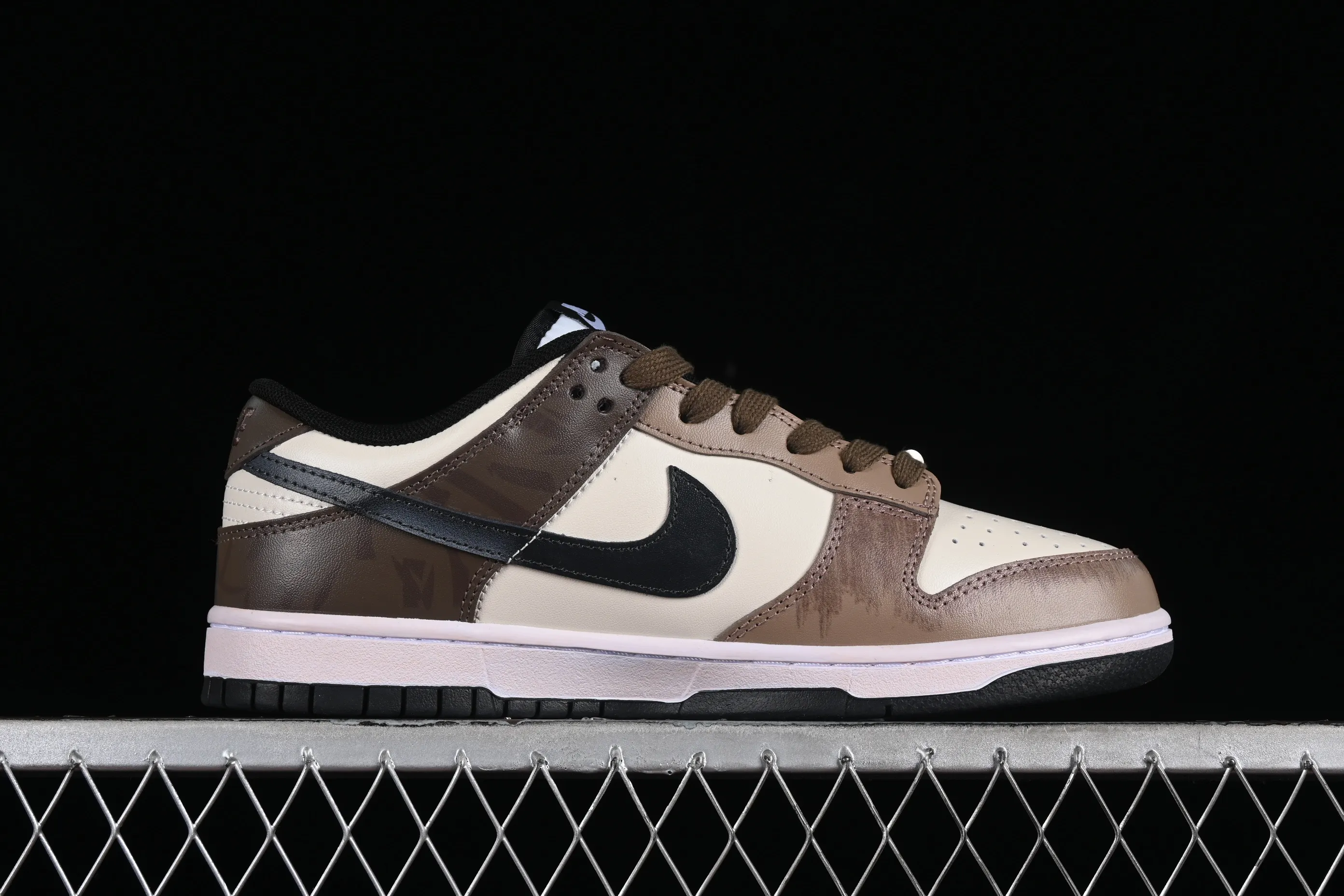 All Categories Nk SB Dunk Series Nk SB Dunk Low Low-top sneakers Nk Dunk Low Panda Prank Street Racing Rusty Distressed SB strap low-top casual sneakers DD1391-100